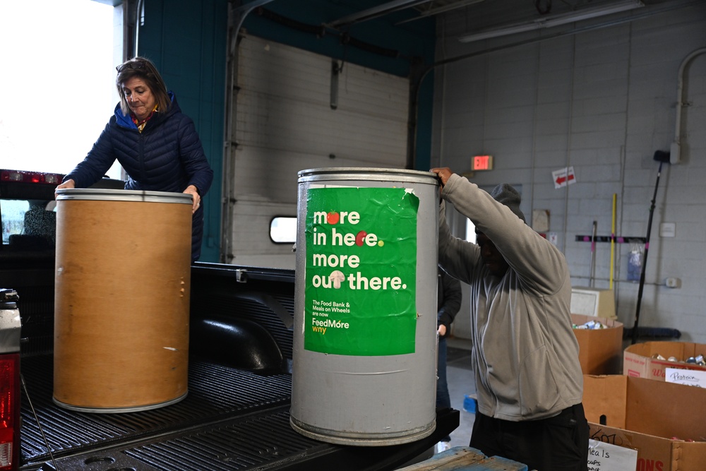 USACE Buffalo District ERA delivers food drive donations