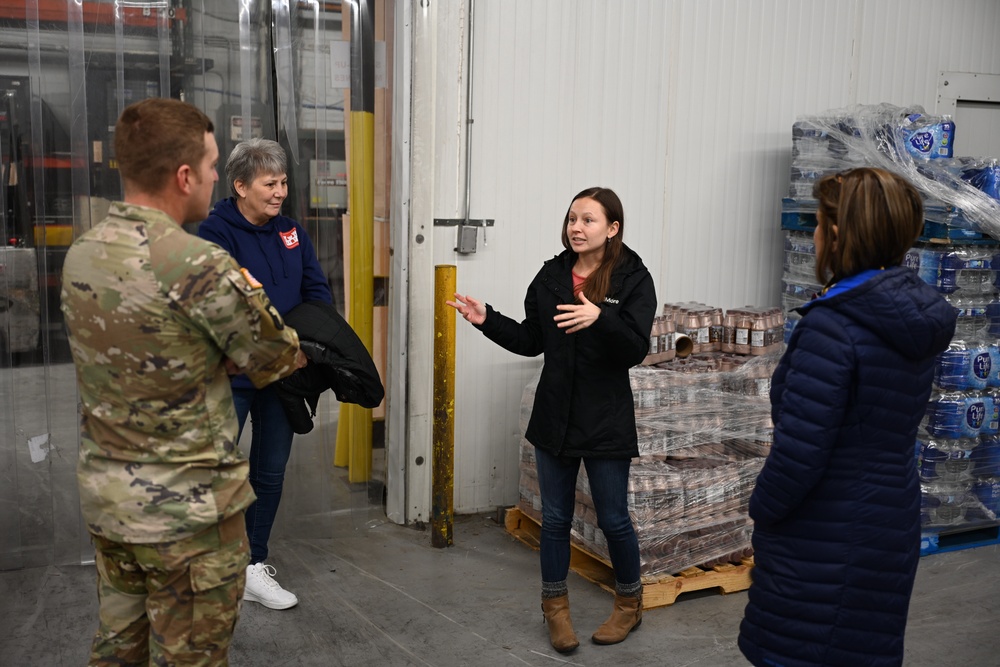 USACE Buffalo District ERA delivers food drive donations