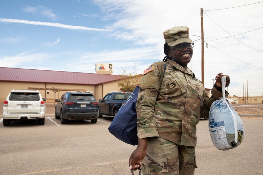 Fort Bliss religious outreach donates bagged groceries to Soldiers and family members