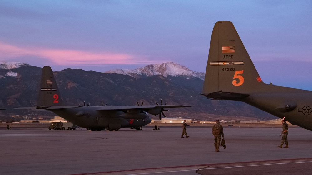 302nd Airlift Wing team accomplishes multicapable Airman training during flyaway event