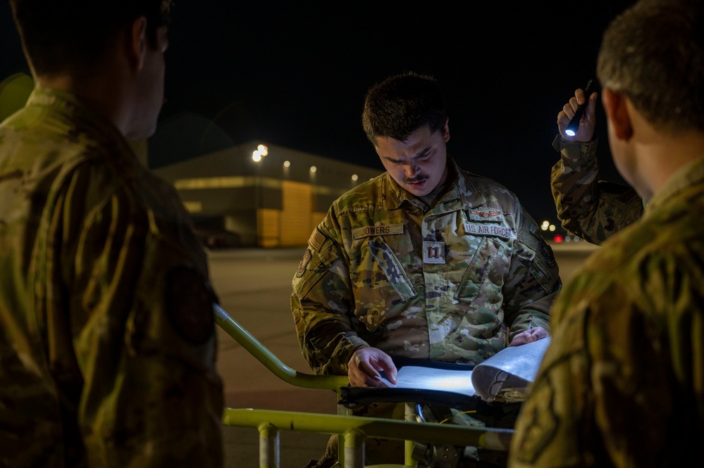 350th ARS and 22nd AMXS Nighttime Operations