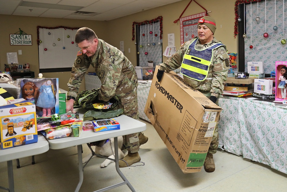 Unit Ministry Team Leads Sustainment Command to Santa’s Castle