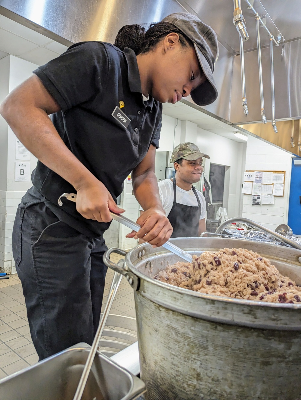 Fort Drum culinary specialists create a memorable Thanksgiving meal for Soldiers, family members