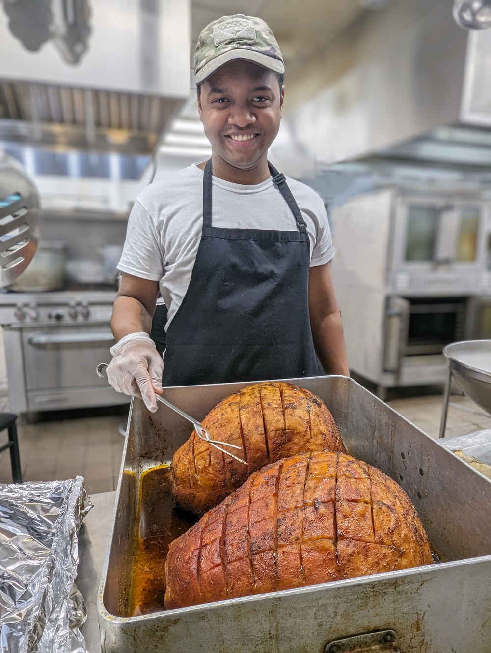 Fort Drum culinary specialists create a memorable Thanksgiving meal for Soldiers, family members