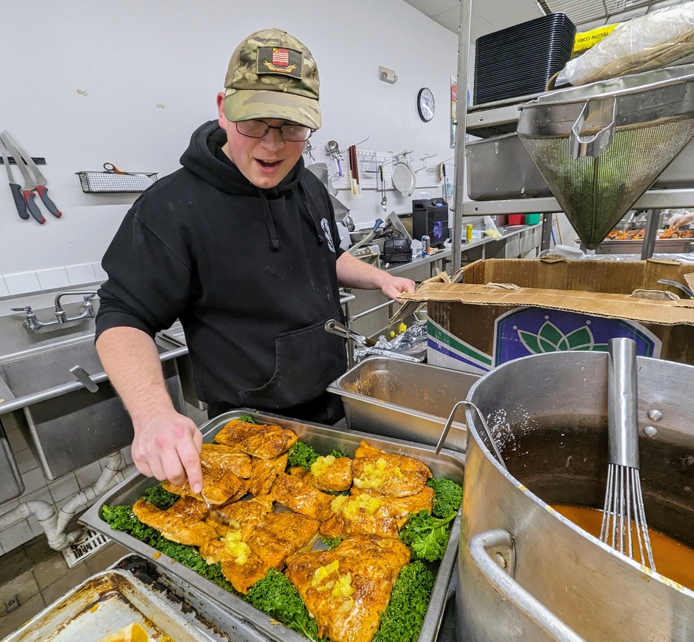 Fort Drum culinary specialists create a memorable Thanksgiving meal for Soldiers, family members