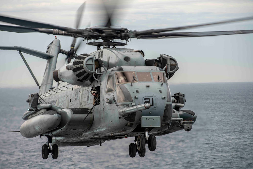 CH-53E Super Stallion Flight Operations aboard USS Somerset