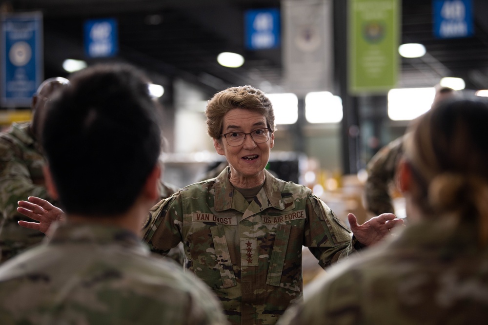 USTRANSCOM leadership gives thanks to Team Dover