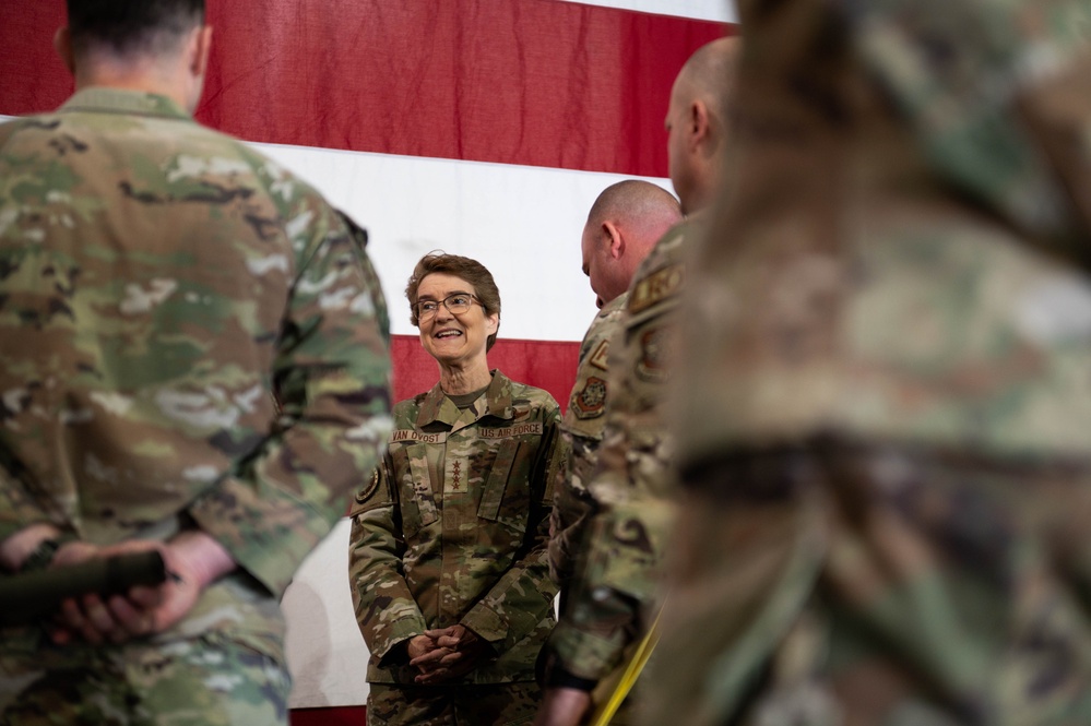USTRANSCOM leadership gives thanks to Team Dover