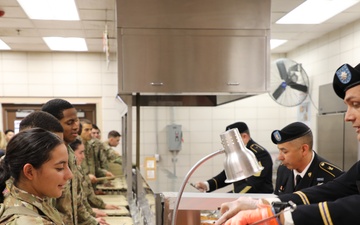 USAACE Leaders Serve Thanksgiving Meal