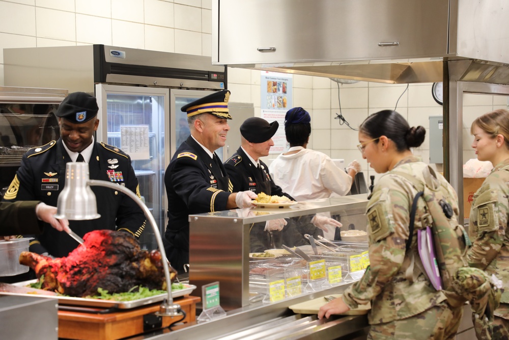 USAACE Leaders Serve Thanksgiving Meal