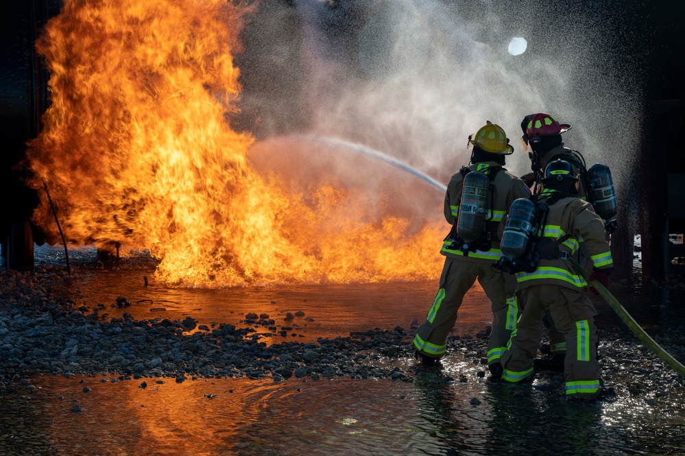 22nd MSG Leaders Fight Fires