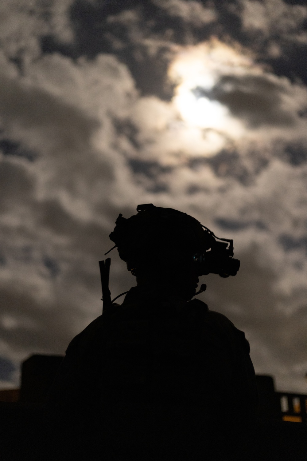 BLT 1/8 Conducts Night Raid