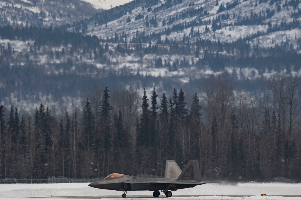 3rd Wing F-22s promote dominance over JBER