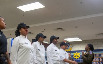Culinary Specialists receive recognition from the 10th DSB Commander
