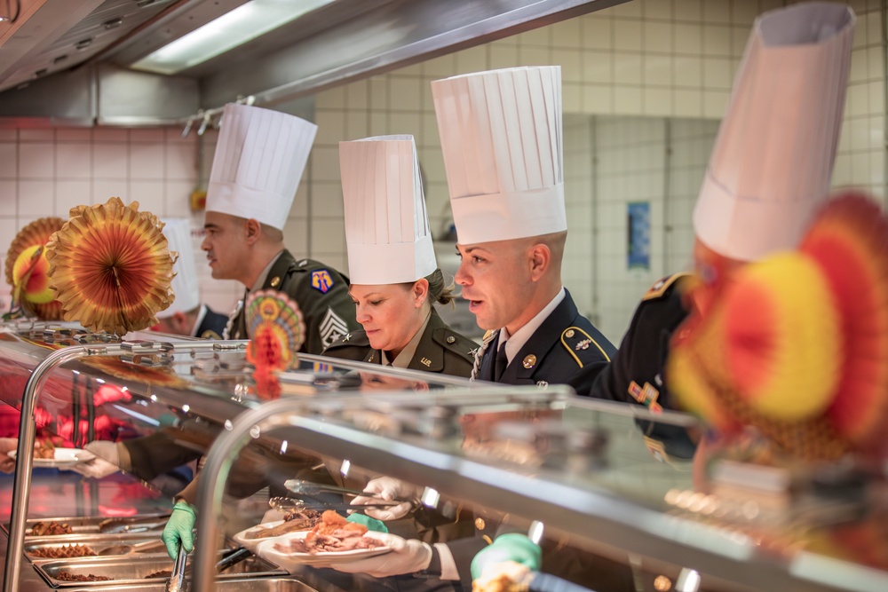 U.S. Army Reserve Senior Leaders Serve Soldiers a Holiday Meal