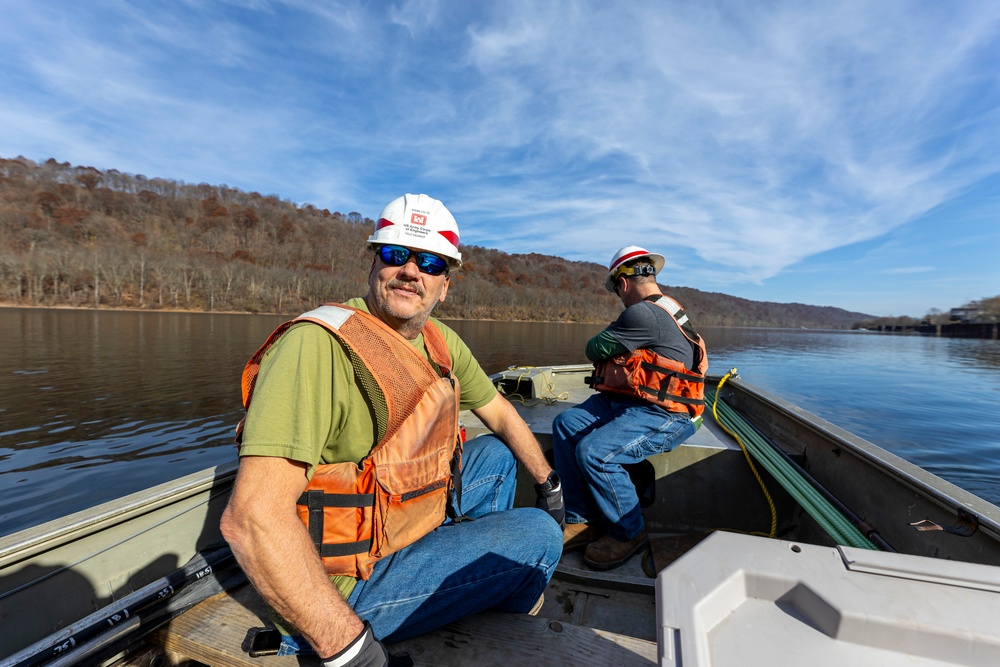 We Will Rock You: Pittsburgh District sinks stones into Monongahela River to raise fish habitats