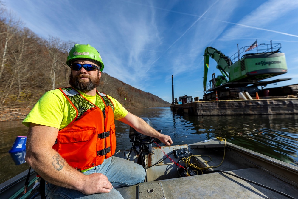 We Will Rock You: Pittsburgh District sinks stones into Monongahela River to raise fish habitats