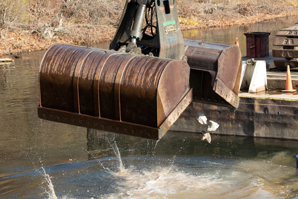 We Will Rock You: Pittsburgh District sinks stones into Monongahela River to raise fish habitats