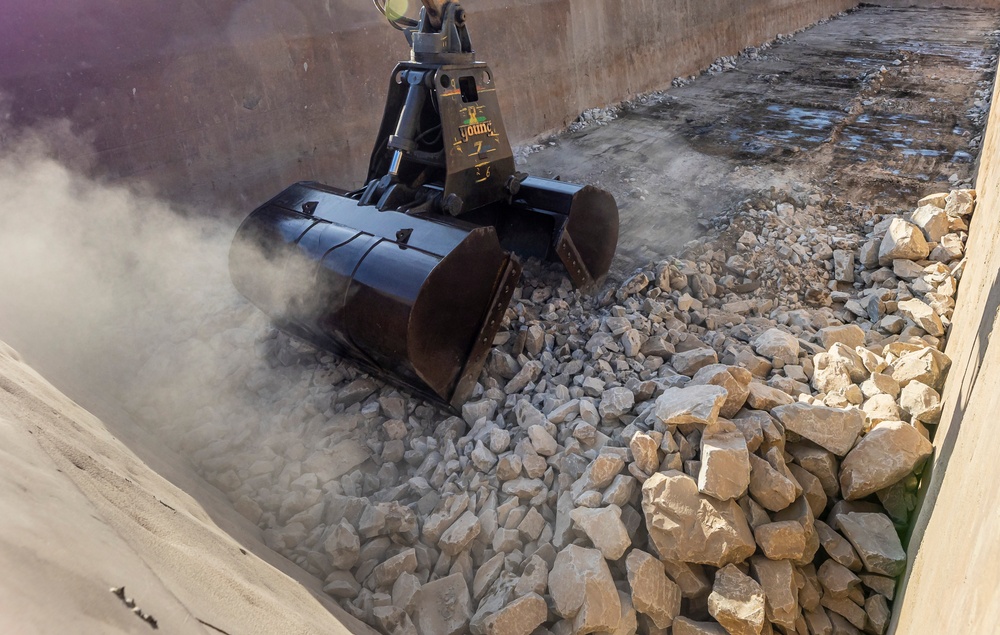 We Will Rock You: Pittsburgh District sinks stones into Monongahela River to raise fish habitats