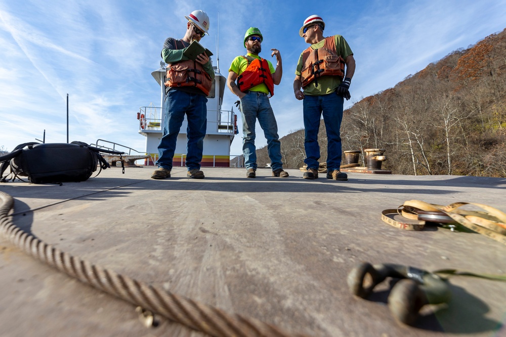 We Will Rock You: Pittsburgh District sinks stones into Monongahela River to raise fish habitats