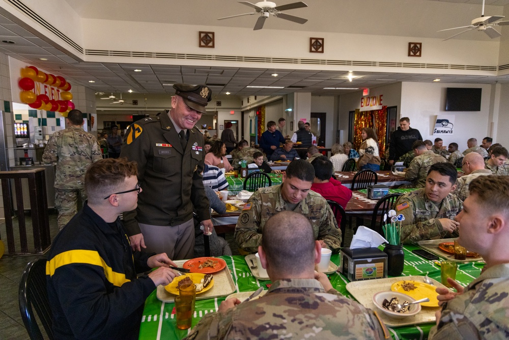 Fort Sill's Guns and Rockets Dining Facility hosts Thanksgiving celebration