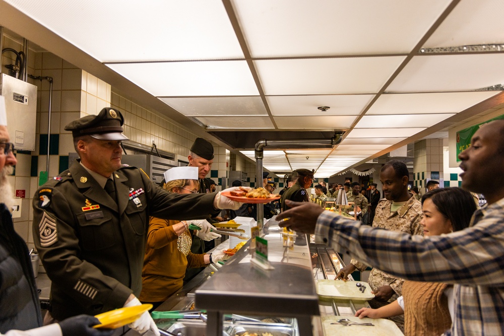 Fort Sill's Guns and Rockets Dining Facility hosts Thanksgiving celebration