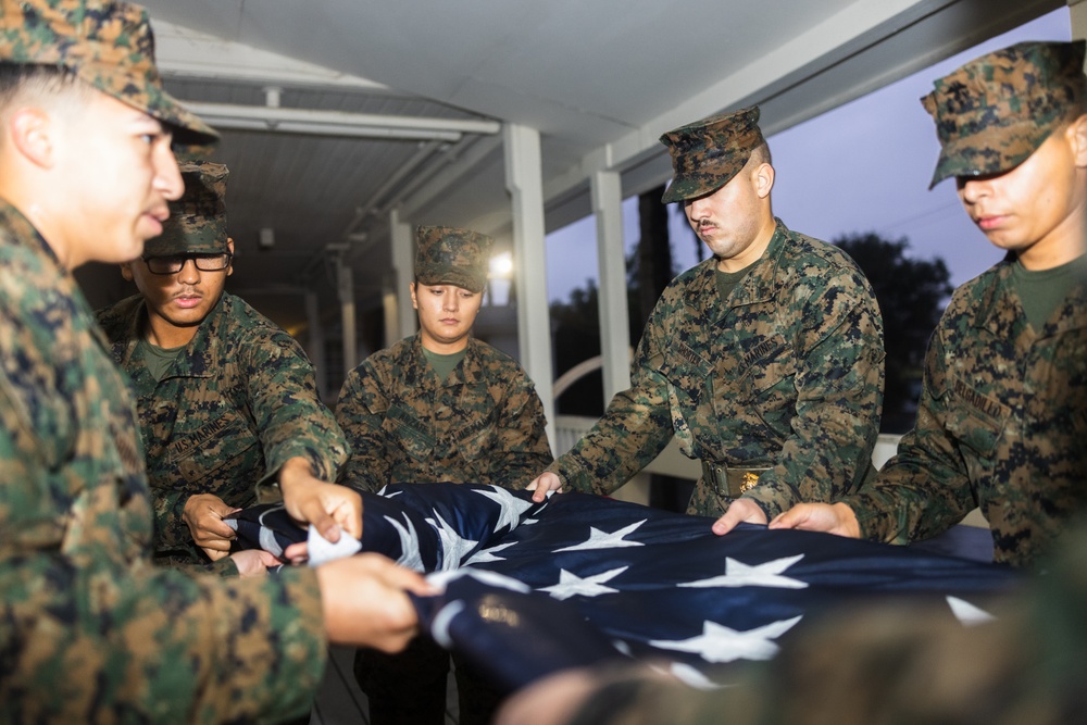 1st MARDIV lowers colors at historic headquarters, raises colors at new command post