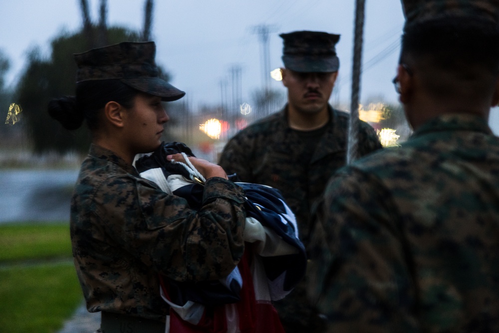 1st MARDIV lowers colors at historic headquarters, raises colors at new command post