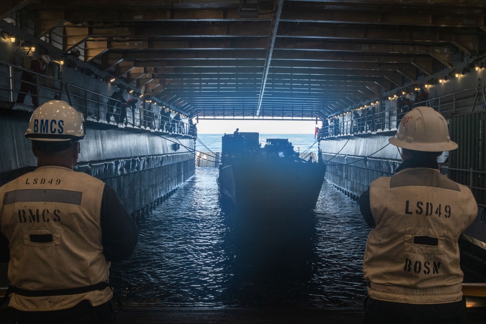 Marines, Navy Conduct Vehicle and Well Deck Ops Aboard Harpers Ferry