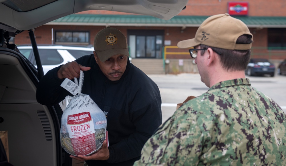 Thanksgiving Dinner Basket Giveaway
