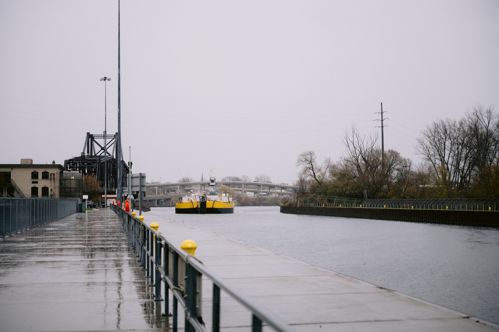 Operations at USACE's Black Rock Lock