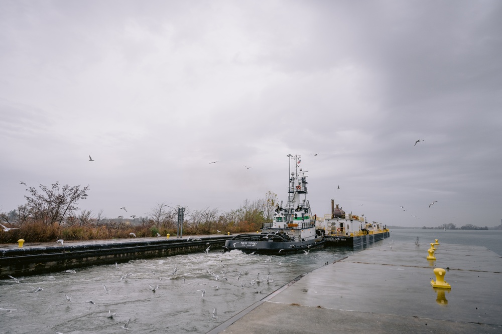 Operations at USACE's Black Rock Lock