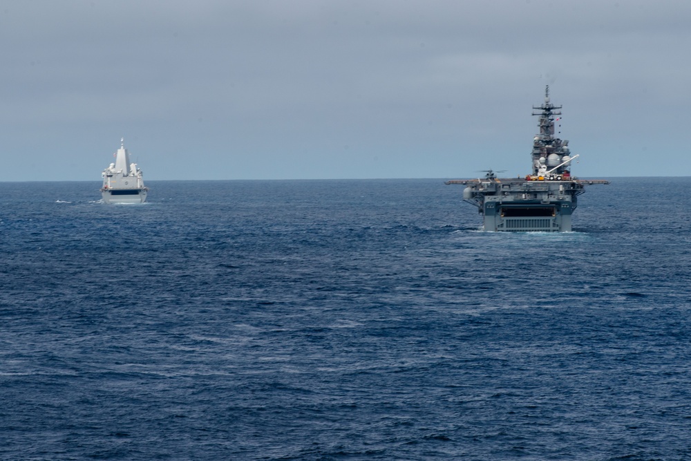 Harpers Ferry, Boxer ARG Conduct Live-fire Exercise Underway