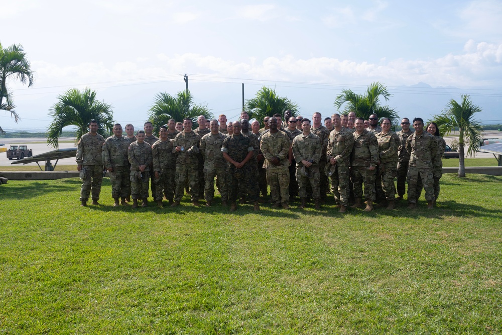 U.S. SOUTHCOM Command visits Soto Cano