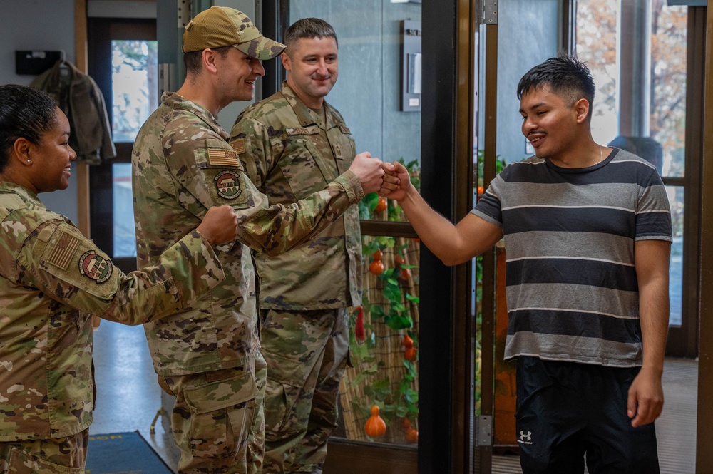 Osan leadership plates food for Airmen on Thanksgiving