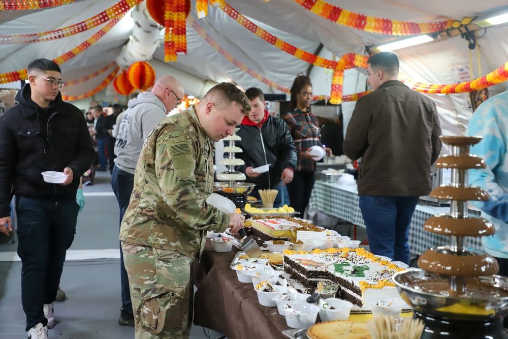 Sustainment Soldiers Celebrate Thanksgiving in Poland