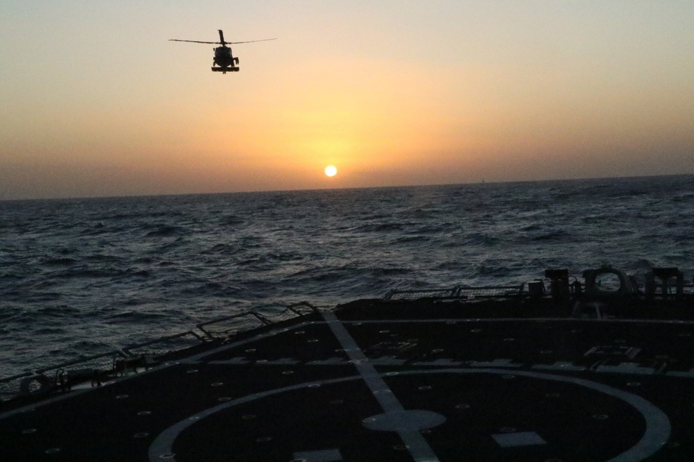 USS Stethem Conducts Flight Operations in the Arabian Gulf