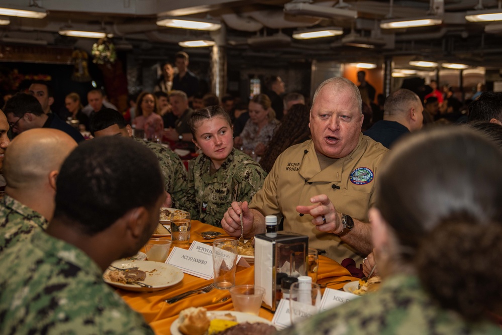 USS Ronald Reagan (CVN 76) hosts Chief of Naval Operations, Adm. Lisa Franchetti, and Master Chief Petty Officer of the Navy, James Honea, for Thanksgiving