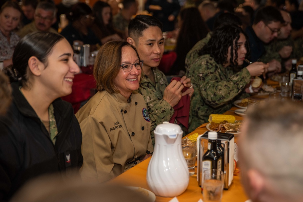 USS Ronald Reagan (CVN 76) hosts Chief of Naval Operations, Adm. Lisa Franchetti, and Master Chief Petty Officer of the Navy, James Honea, for Thanksgiving