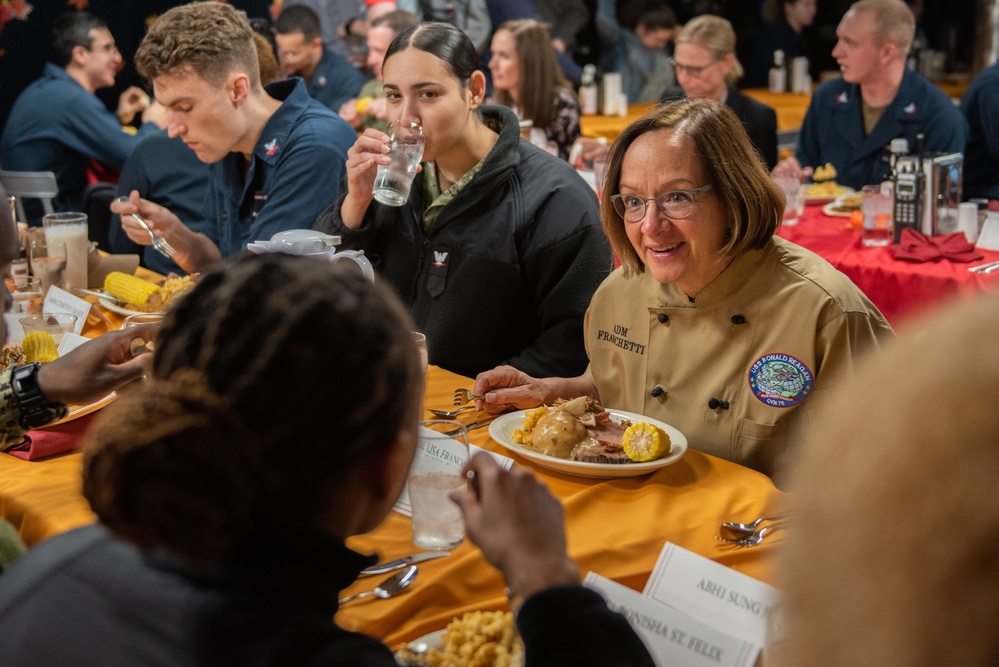 USS Ronald Reagan (CVN 76) hosts Chief of Naval Operations Adm. Lisa Franchetti and Master Chief Petty Officer of the Navy, James Honea, for Thanksgiving