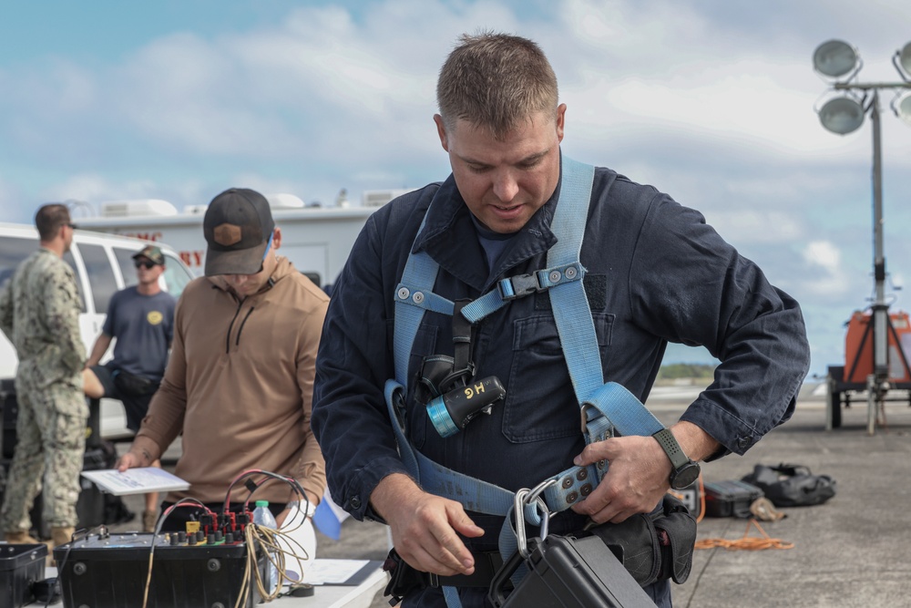 Aircraft Mishap Board Conducts Assessment of Downed P-8A Poseidon; MDSU-1 Retrieves Sensitive Aircraft Components
