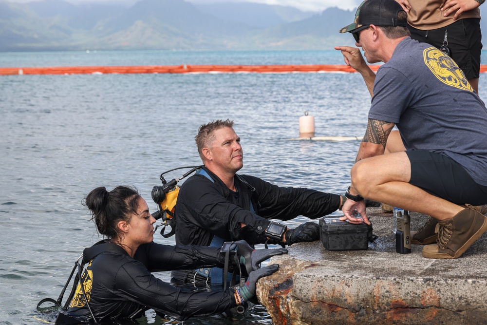 Aircraft Mishap Board Conducts Assessment of Downed P-8A Poseidon; MDSU-1 Retrieves Sensitive Aircraft Components