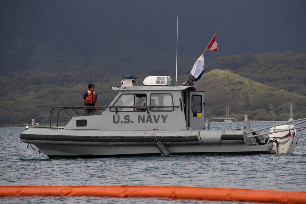 MCBH Waterfront Operations and Hawaii State Department of Land and Natural Resources Monitor and Observe Area Surrounding Downed P-8A Poseidon