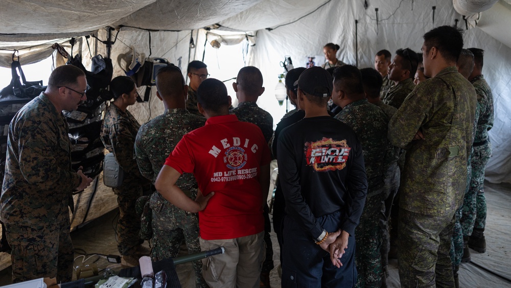 KAMANDAG 7| 3d Med Bn Hosts Bilateral Medical Training