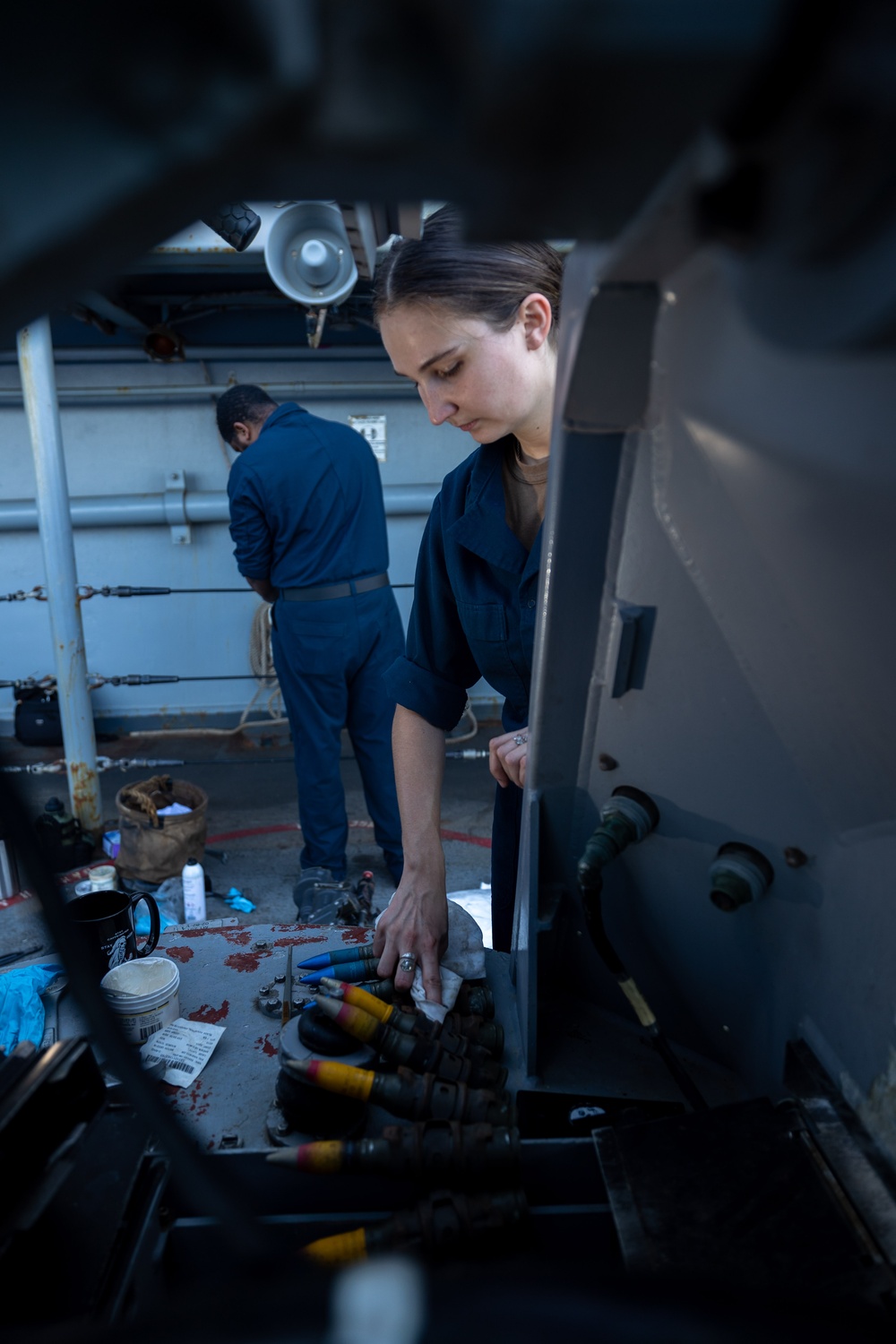 USS Bataan Conducts Mark 38 Gun Weapon System Maintenance