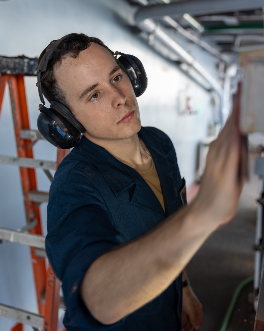 USS Bataan Sailors Conduct Preservation Maintenance