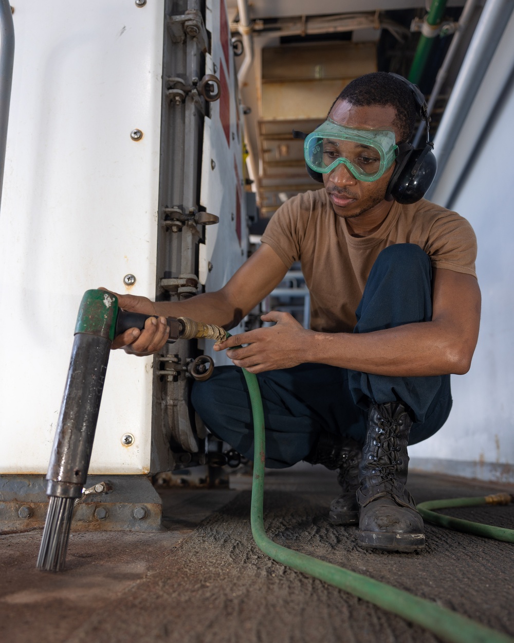 USS Bataan Sailors Conduct Preservation Maintenance