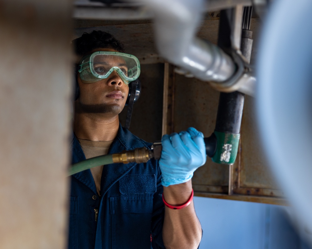 USS Bataan Sailors Conduct Preservation Maintenance