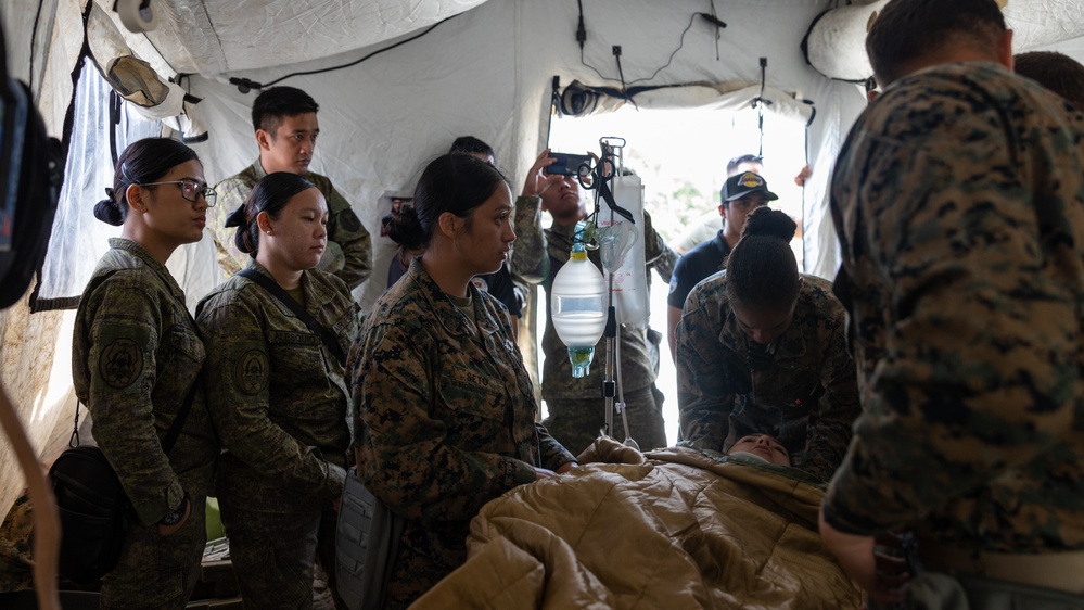 KAMANDAG 7| 3d Med Bn Hosts Bilateral Medical Training