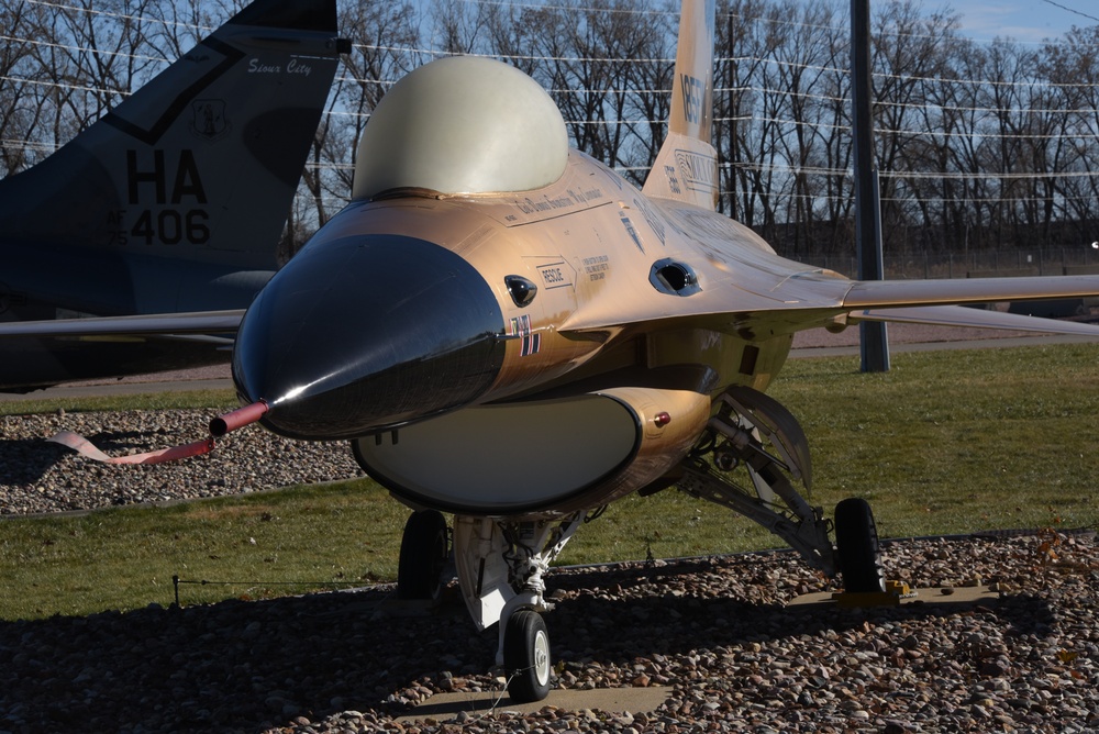 F-16 Fighting Falcon